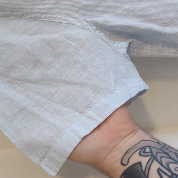 Linen beach vacation Onia  1/2  button down - Picture 4 of 7